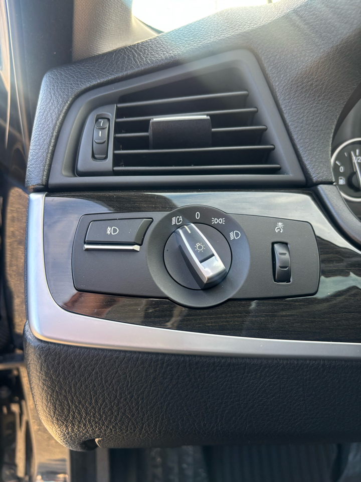 BMW 5-Series 535i xDrive 2012