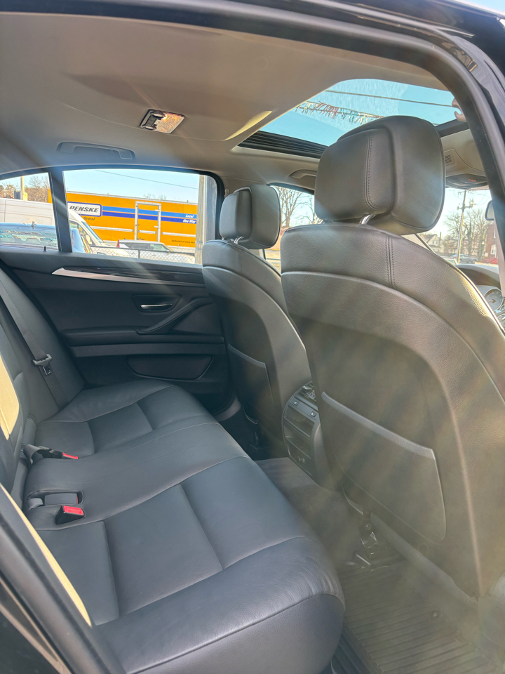 BMW 5-Series 535i xDrive 2012