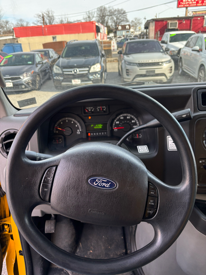 Ford Econoline E-350 Super Duty 2019