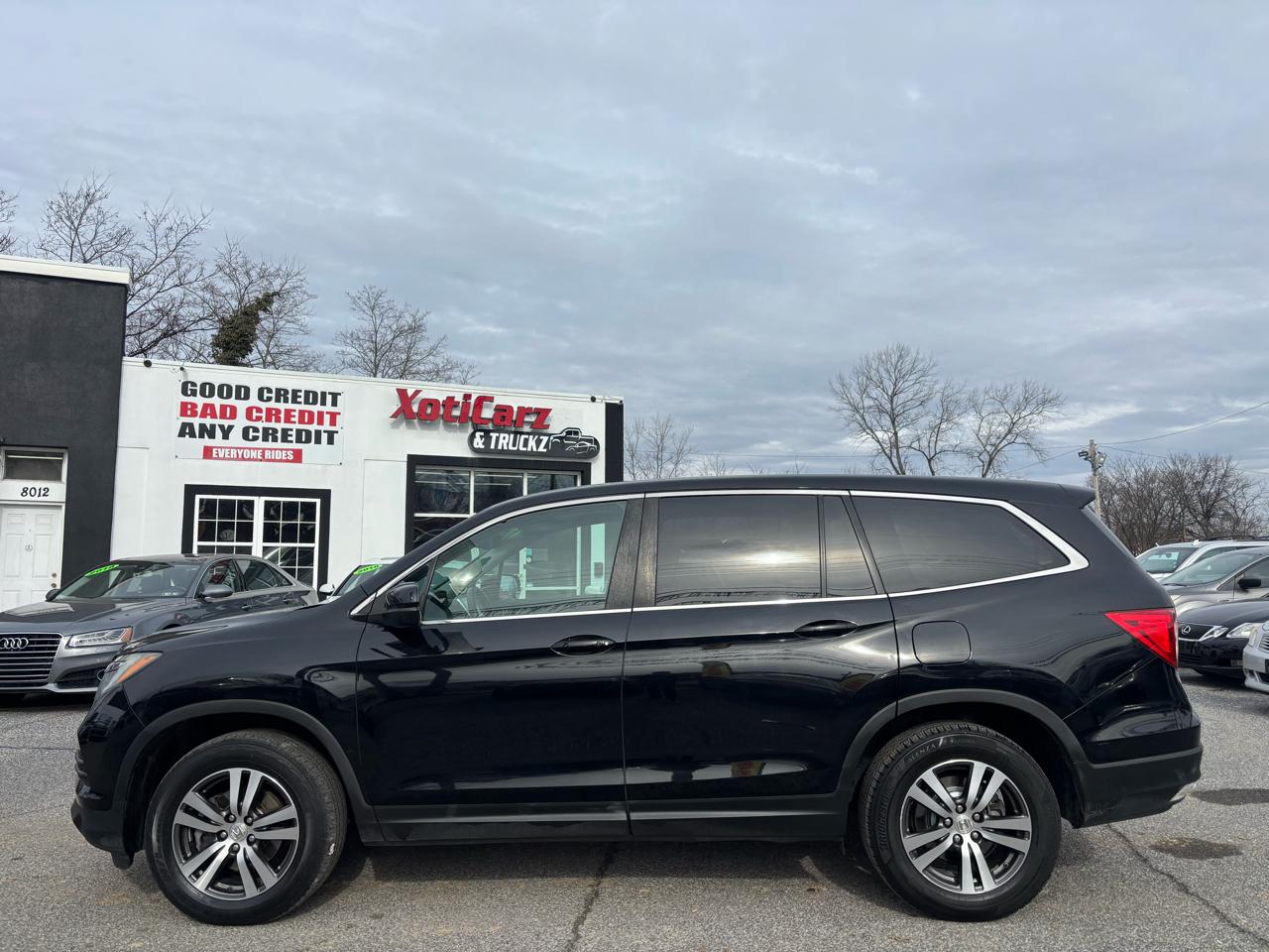 2017 Honda Pilot EX-L AWD with Honda Sensing