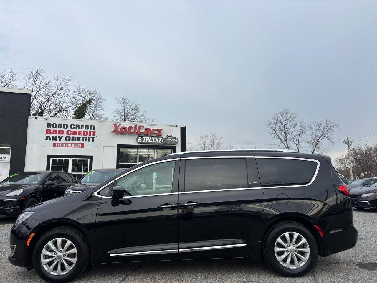 2019 Chrysler Pacifica Touring L FWD