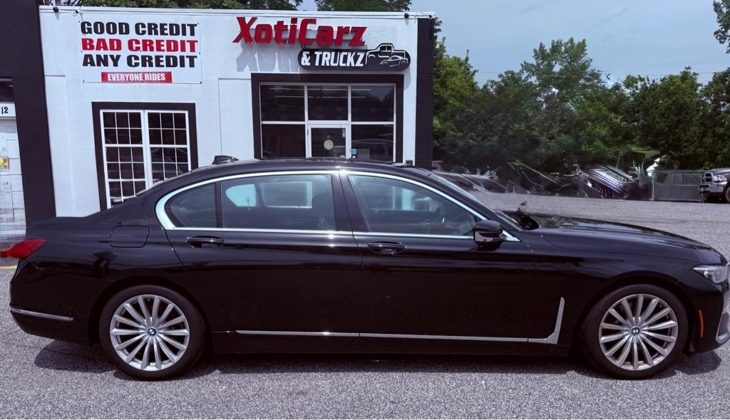 2022 BMW 7 Series 740i Sedan