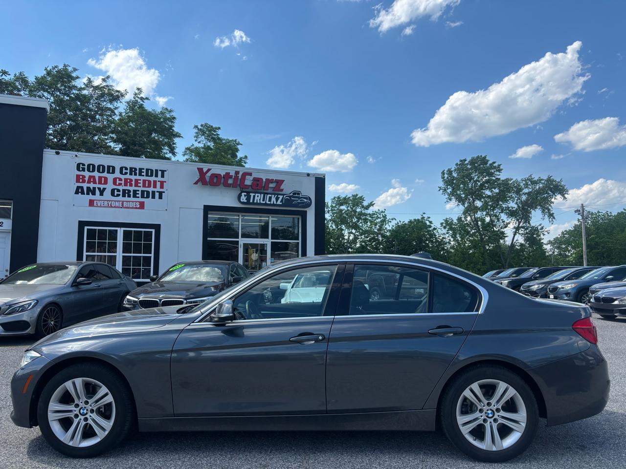 2017 BMW 3 Series 330i Sedan