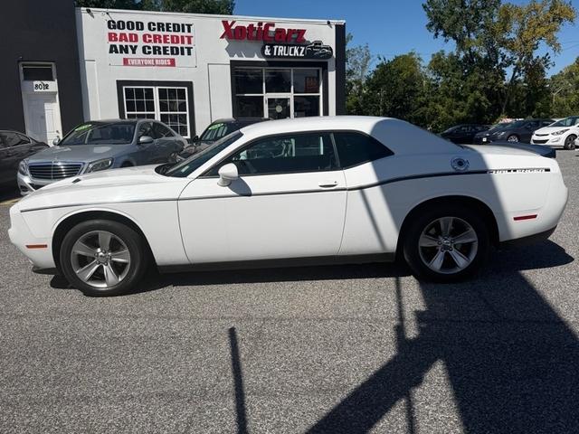 White 2016 Dodge Challenger Coupe Rear-Wheel Drive Automatic