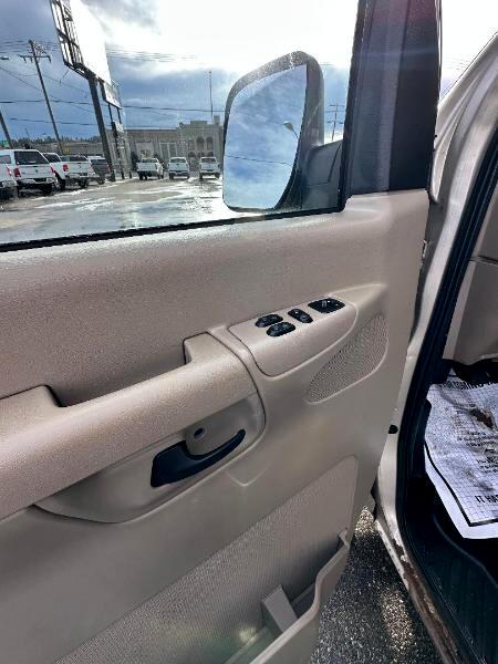 Ford Econoline E-350 XL Super Duty 2008