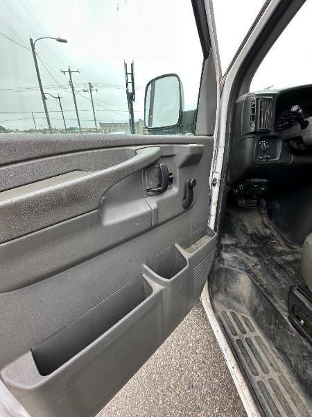 GMC Savana G3500 Cargo 2005