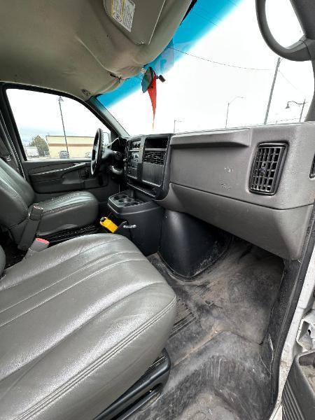 GMC Savana G3500 Cargo 2005