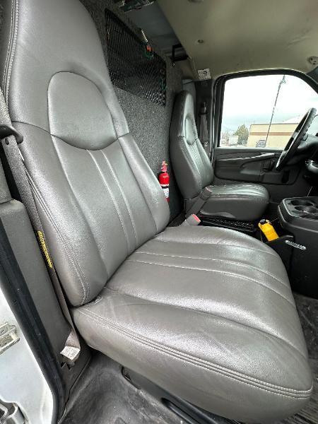 GMC Savana G3500 Cargo 2005