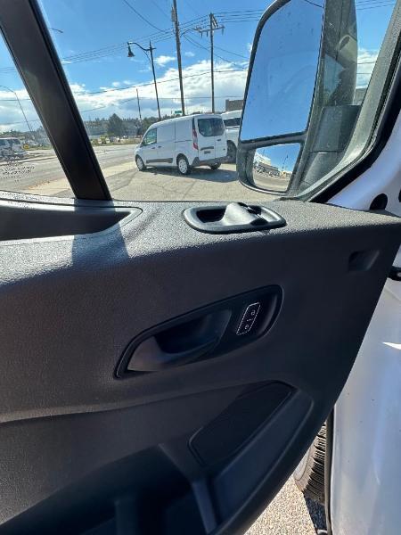 Ford Transit 250 Van Med. Roof w/Sliding Pass. 148-in. WB 2025