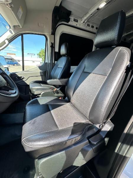 Ford Transit 250 Van Med. Roof w/Sliding Pass. 148-in. WB 2025