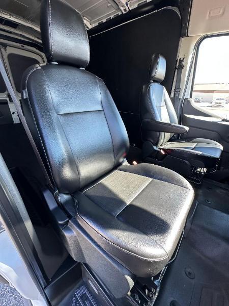 Ford Transit 250 Van Med. Roof w/Sliding Pass. 148-in. WB 2025