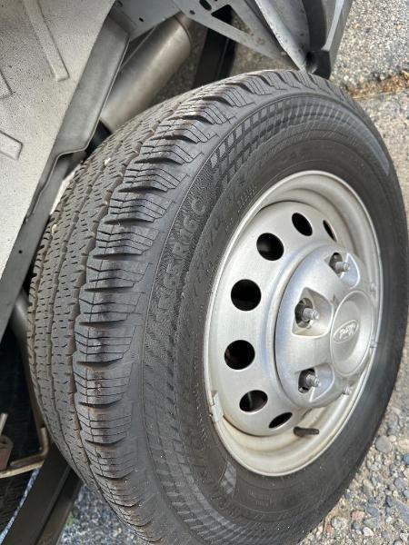 Ford Transit 250 Van Med. Roof w/Sliding Pass. 148-in. WB 2025