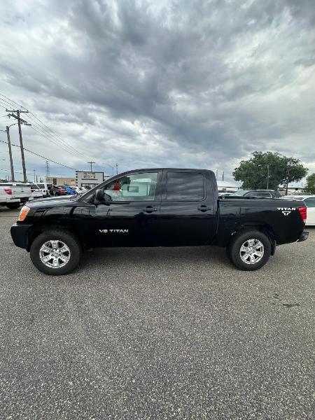 Nissan Titan S Crew Cab 4WD 2013