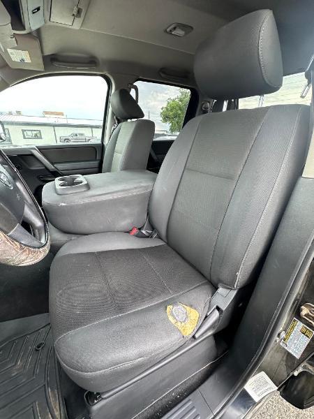 Nissan Titan S Crew Cab 4WD 2013