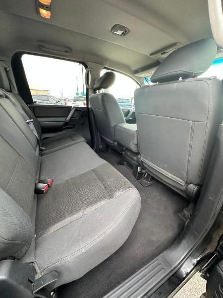 Nissan Titan S Crew Cab 4WD 2013