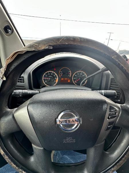 Nissan Titan S Crew Cab 4WD 2013