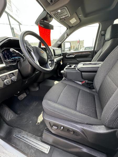 Chevrolet Silverado 2500HD LT Crew Cab Long Box 4WD 2025