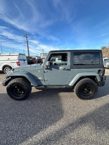 Jeep Wrangler photo 2