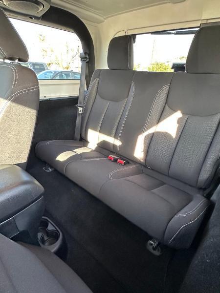 Jeep Wrangler photo 10