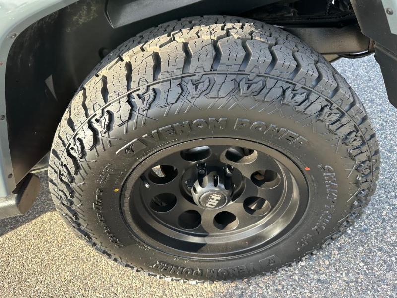 Jeep Wrangler photo 17