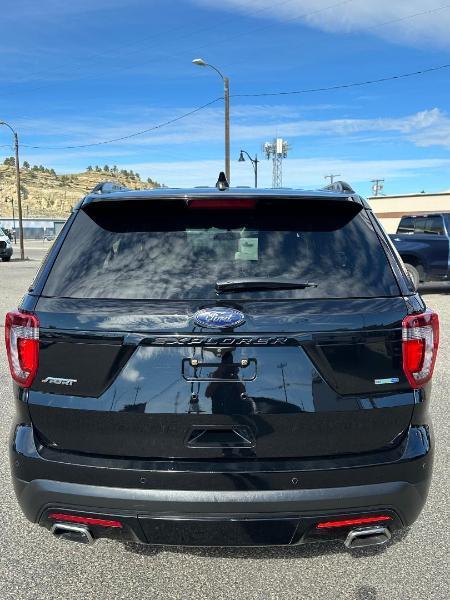 Ford Explorer photo 3