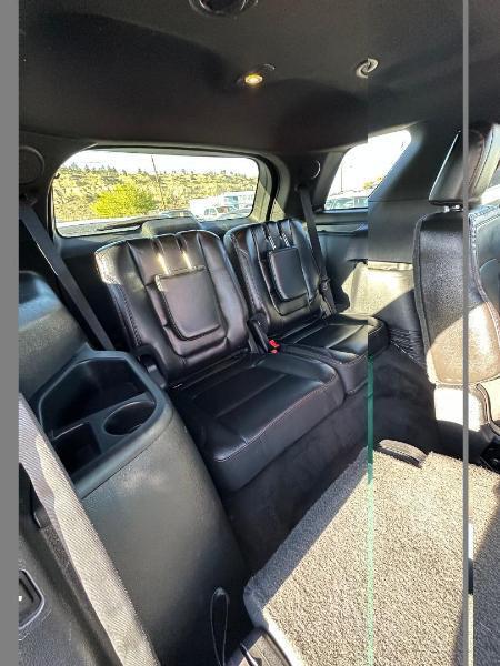 Ford Explorer photo 7