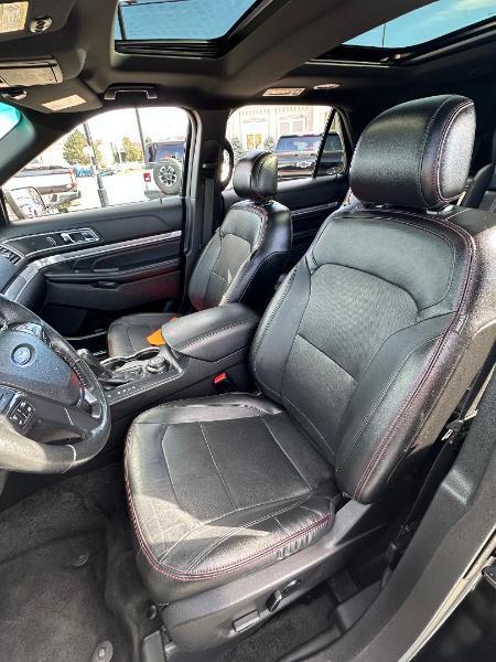 Ford Explorer photo 9