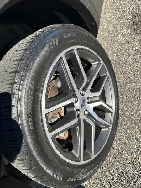 Ford Explorer photo 18