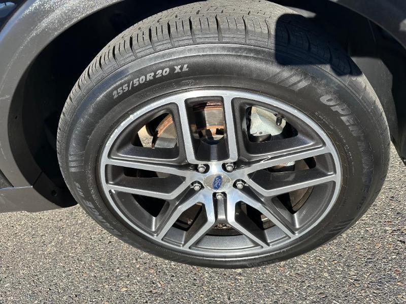 Ford Explorer photo 19