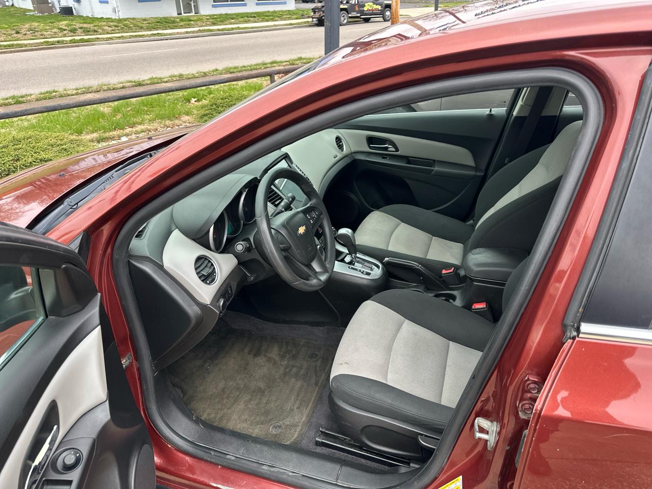 Chevrolet Cruze LS 2012