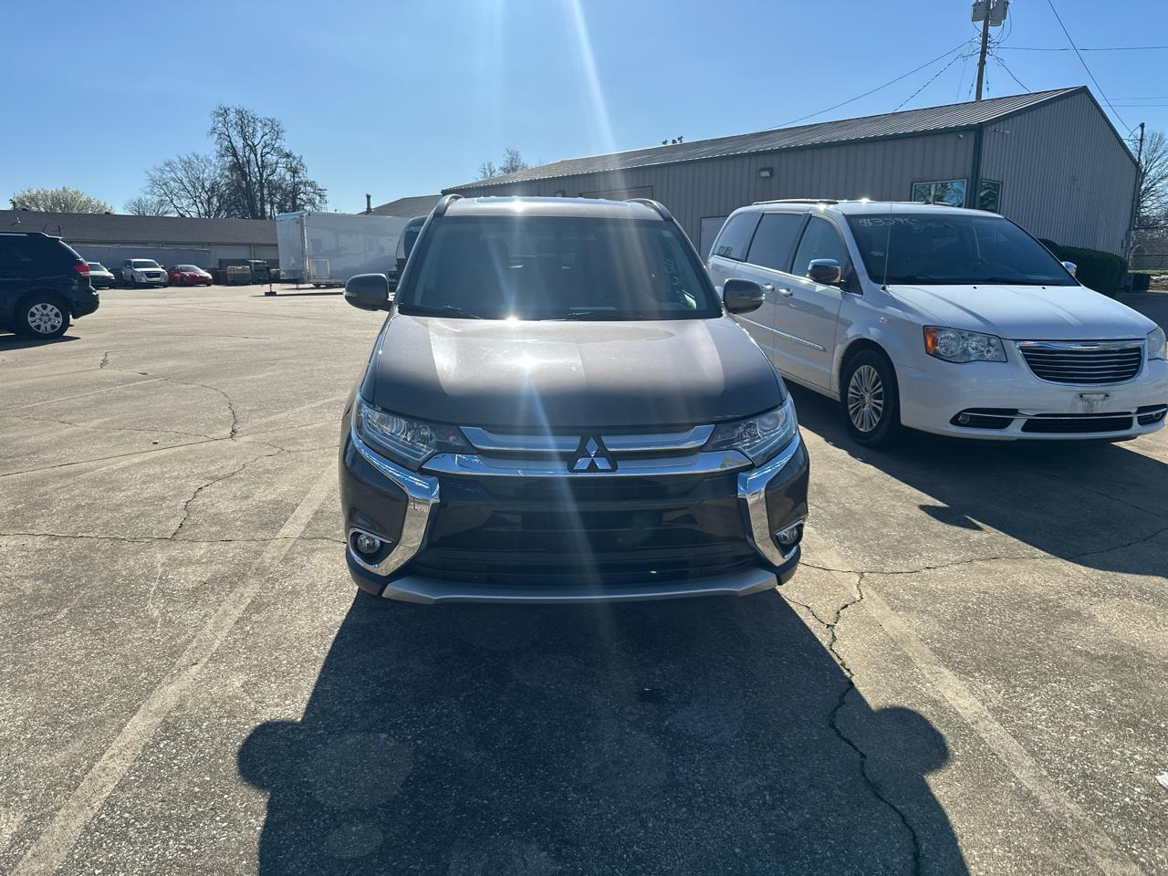 Mitsubishi Outlander  2016