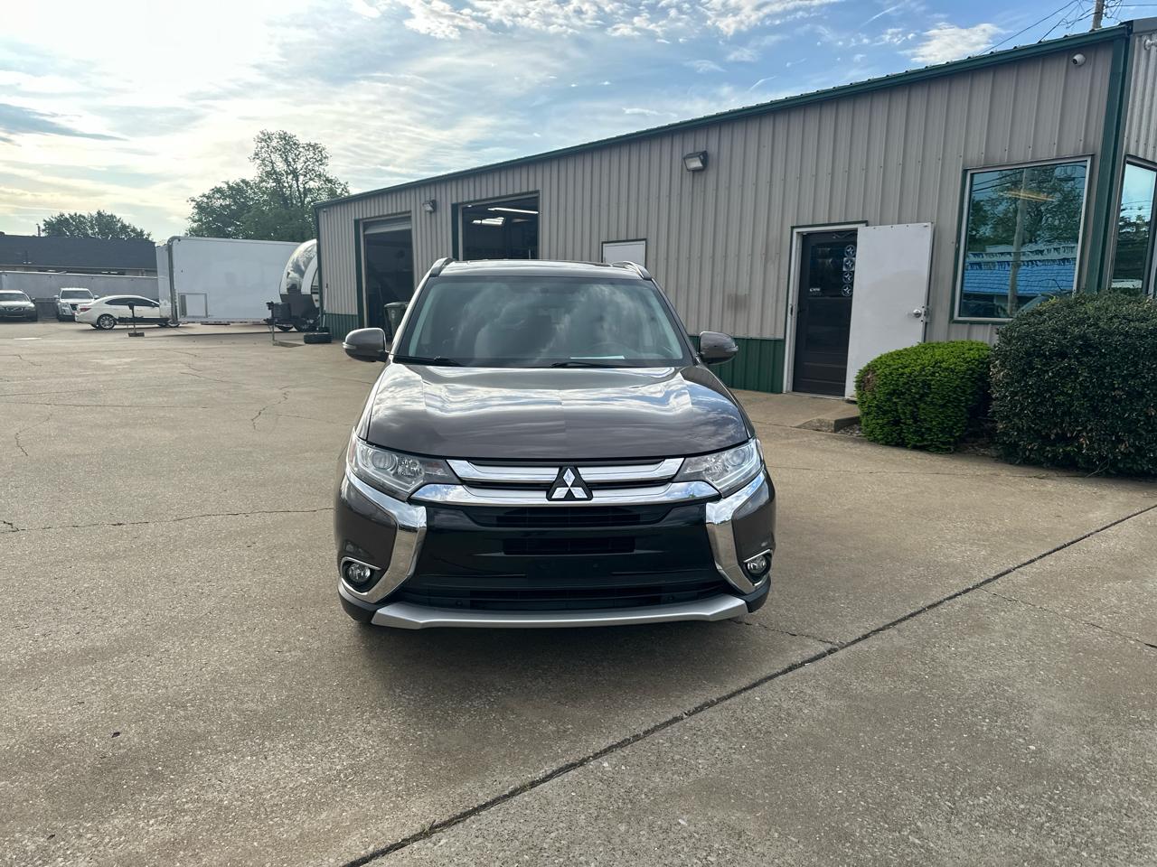 Mitsubishi Outlander  2016