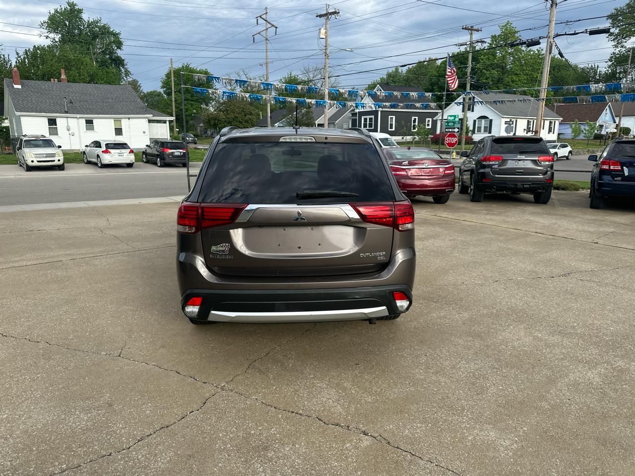 Mitsubishi Outlander  2016