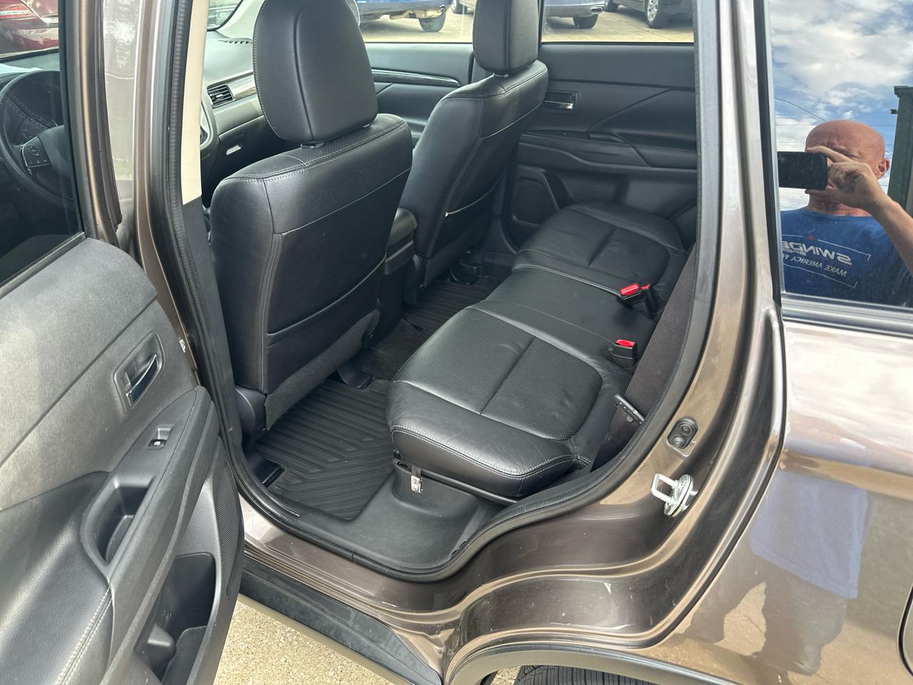 Mitsubishi Outlander  2016