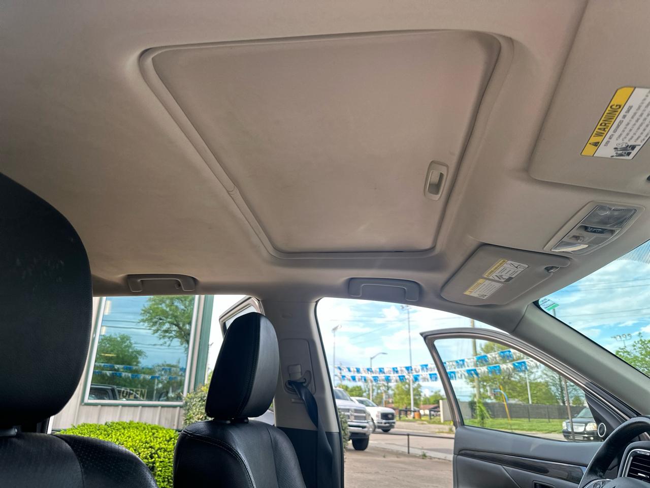 Mitsubishi Outlander  2016