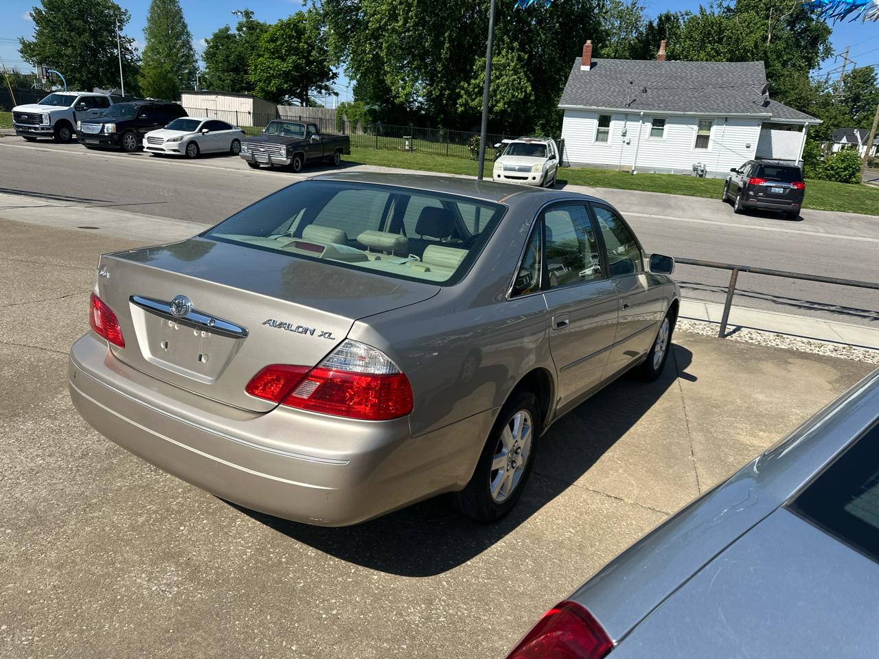 Toyota Avalon  2004