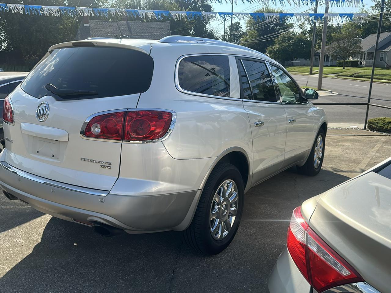 Buick Enclave CXL 2011