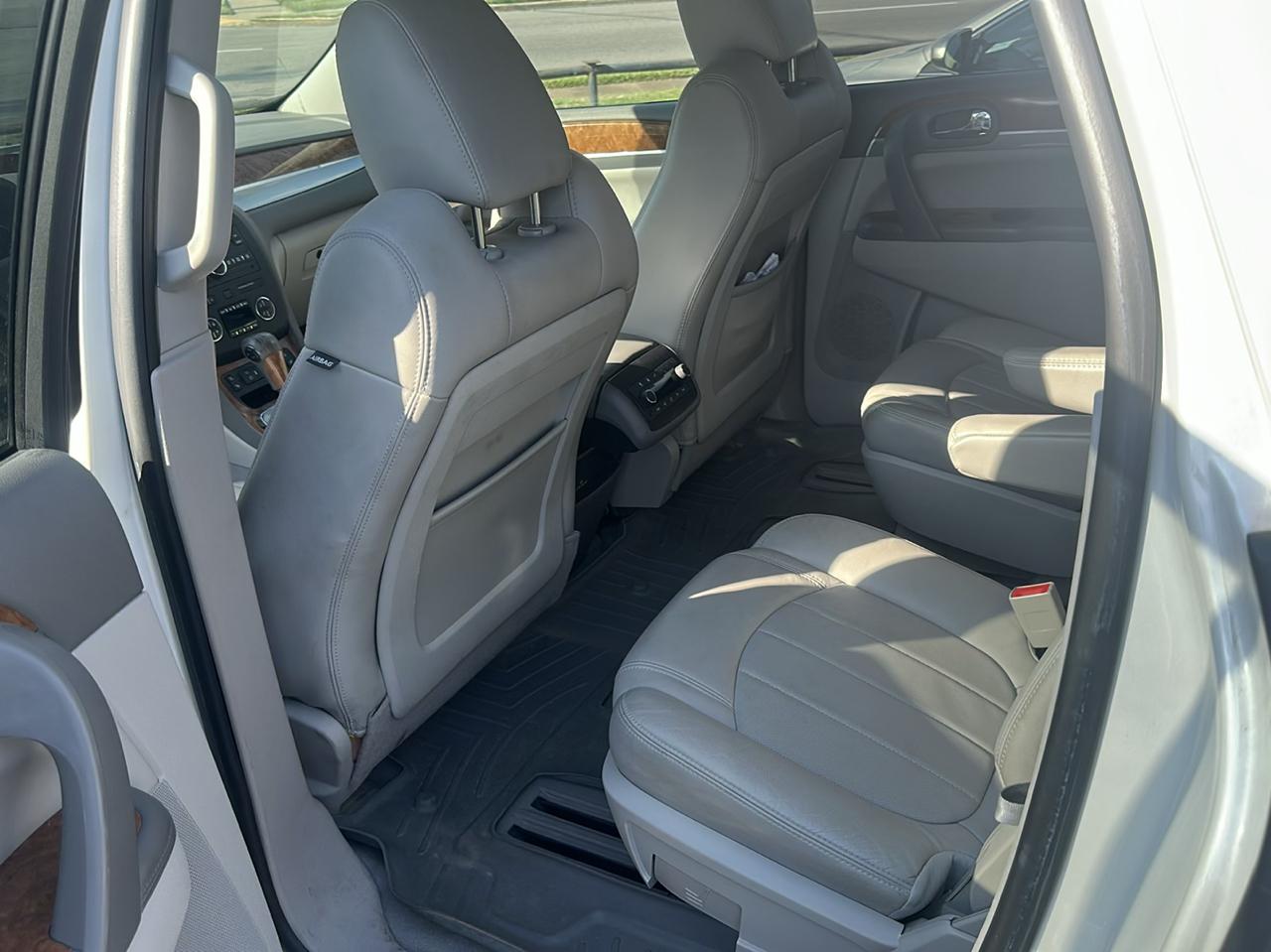 Buick Enclave CXL 2011