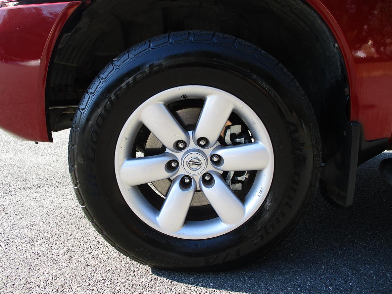 Nissan Titan SV Crew Cab 4WD 2013