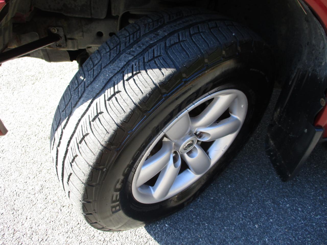 Nissan Titan SV Crew Cab 4WD 2013