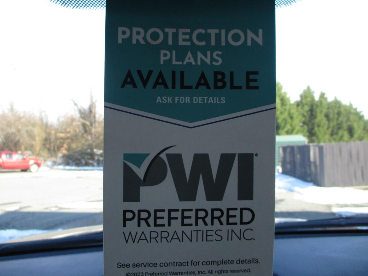 Nissan Titan SV Crew Cab 4WD 2013