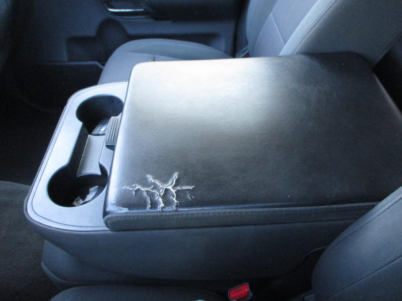 Nissan Titan SV Crew Cab 4WD 2013