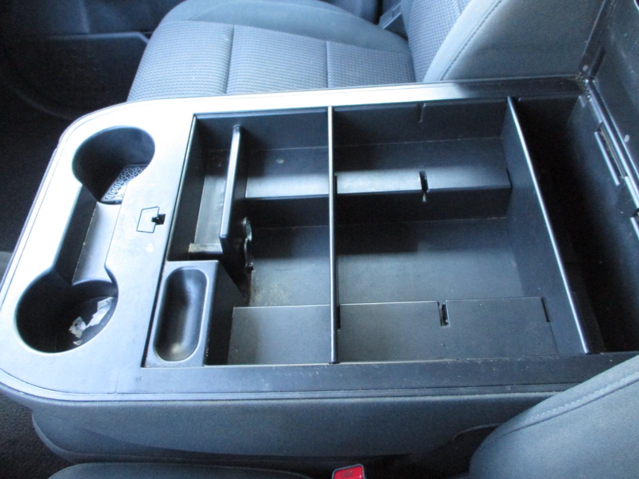 Nissan Titan SV Crew Cab 4WD 2013