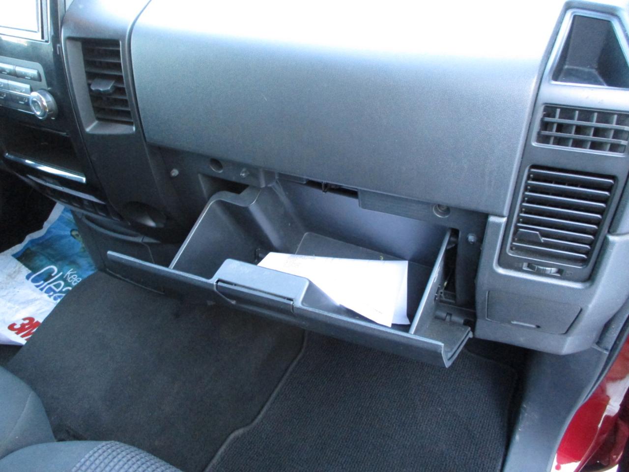 Nissan Titan SV Crew Cab 4WD 2013