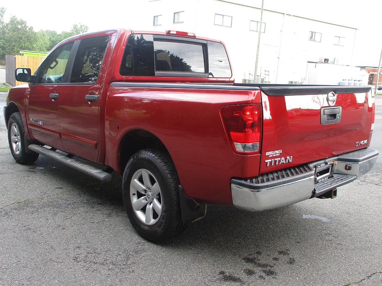 Nissan Titan SV Crew Cab 4WD 2013