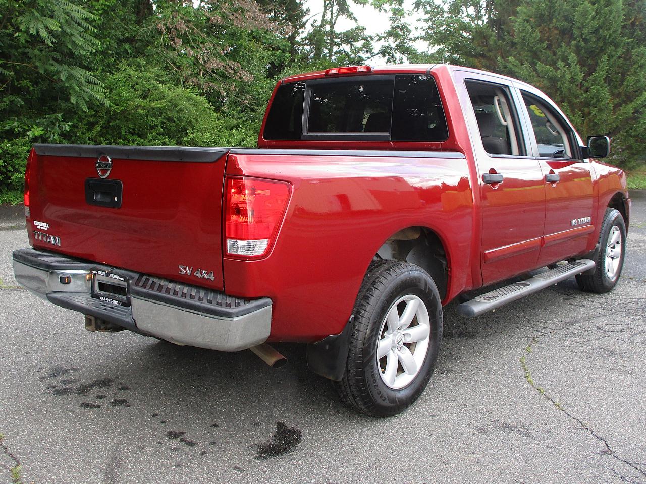 Nissan Titan SV Crew Cab 4WD 2013