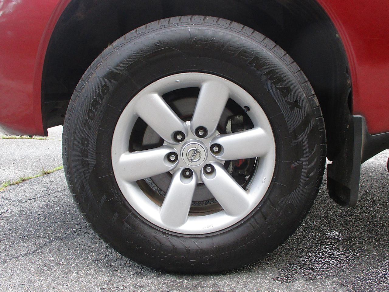 Nissan Titan SV Crew Cab 4WD 2013