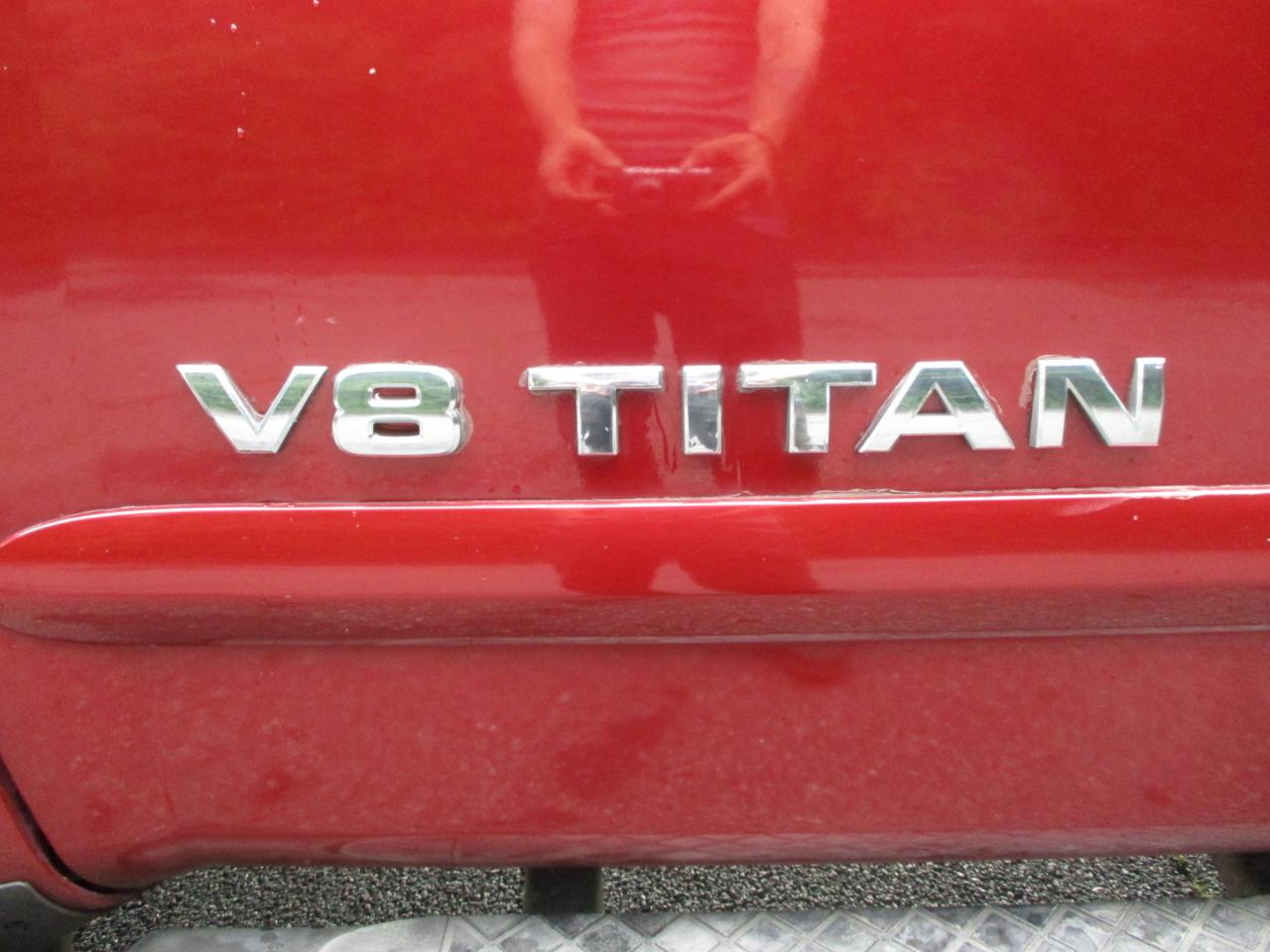 Nissan Titan SV Crew Cab 4WD 2013