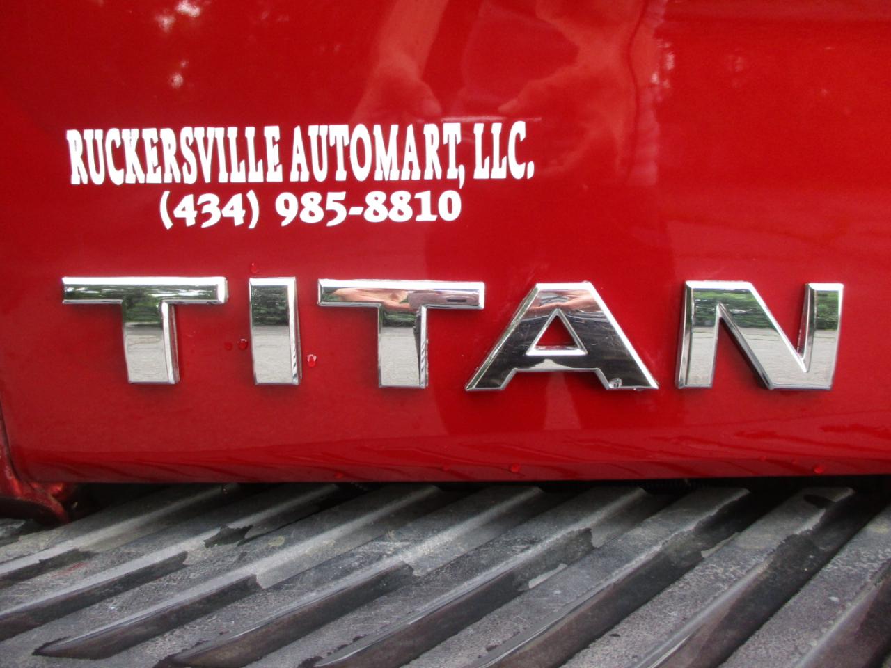 Nissan Titan SV Crew Cab 4WD 2013