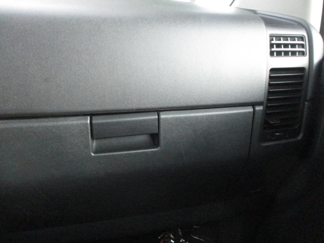 Nissan Titan SV Crew Cab 4WD 2013